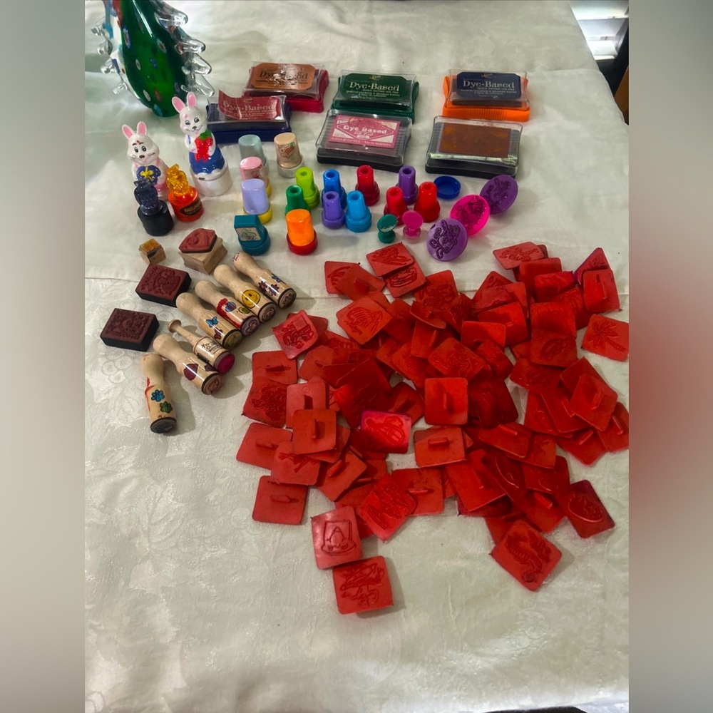 lot of 133 used rubber stamps for kids‎ w/6stamp pads